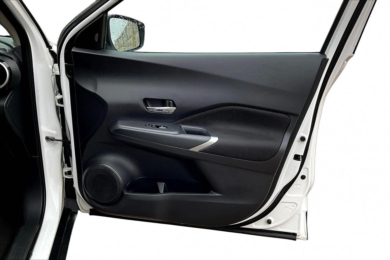 2021 Nissan Kicks SV Photo