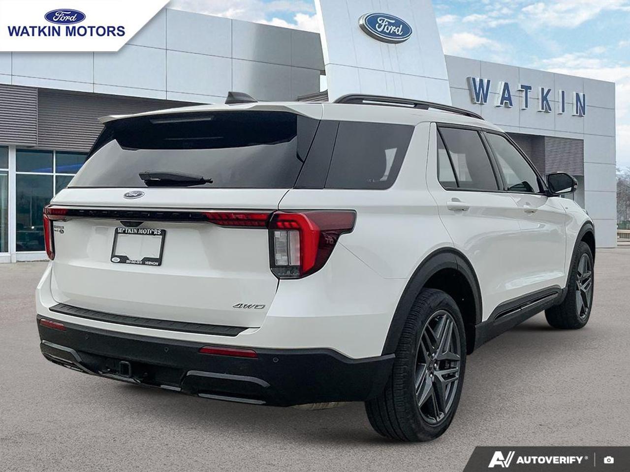 2025 Ford Explorer 4WD ST LINE Photo4