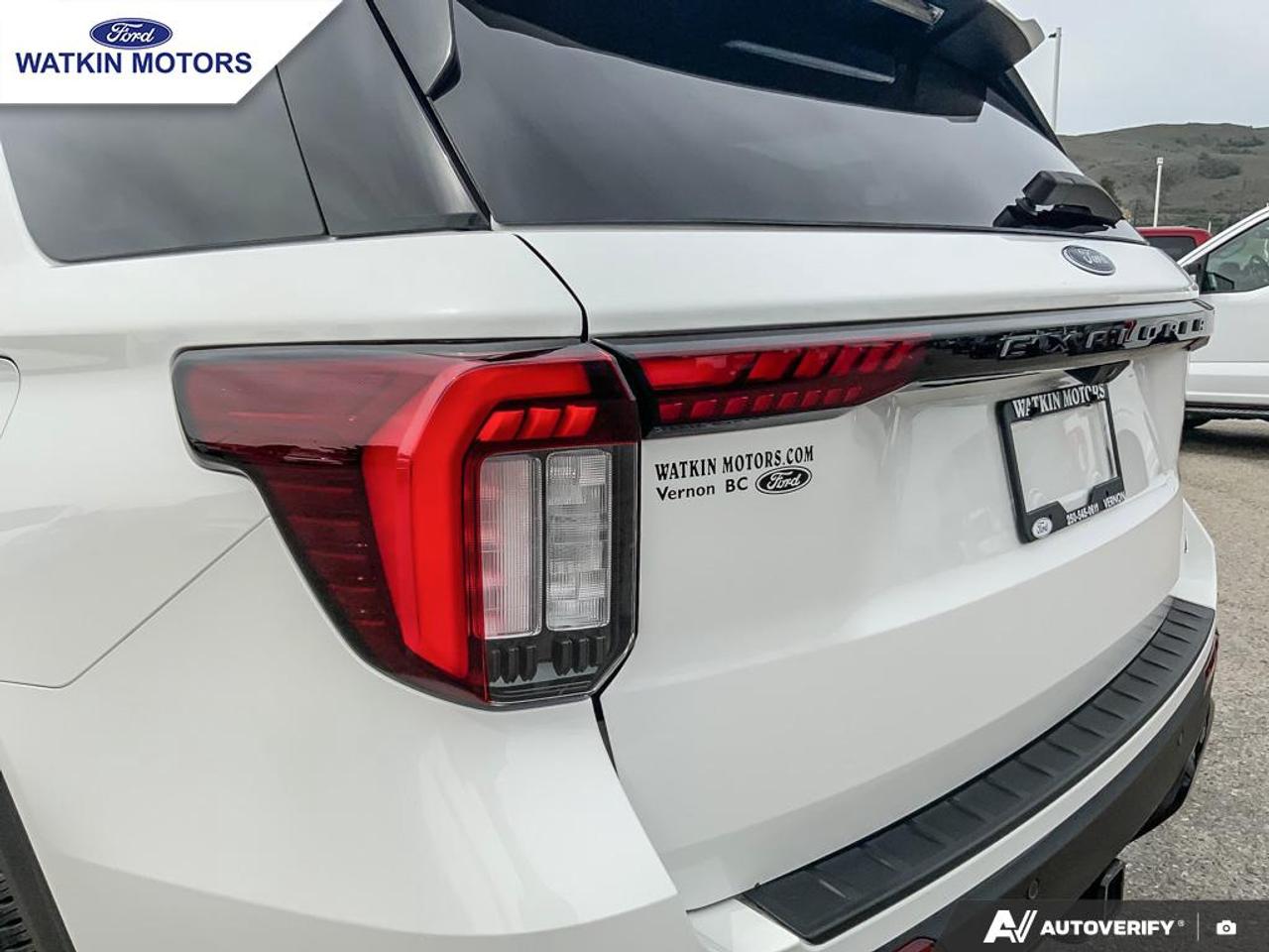 2025 Ford Explorer 4WD ST LINE Photo13