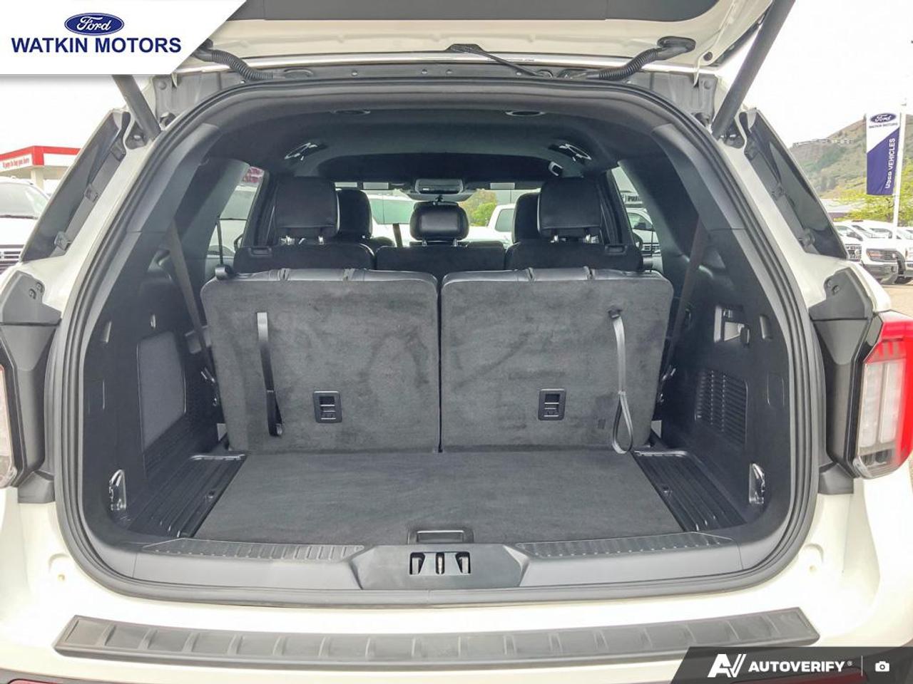 2025 Ford Explorer 4WD ST LINE Photo14