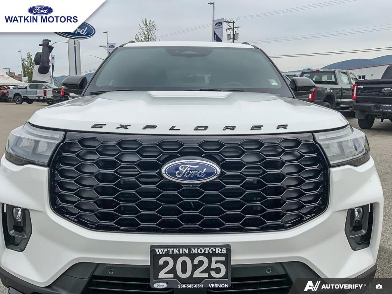 2025 Ford Explorer 4WD ST LINE Photo11