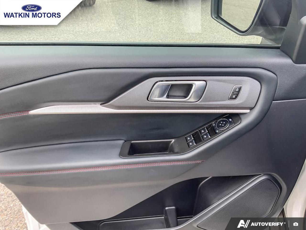 2025 Ford Explorer 4WD ST LINE Photo19