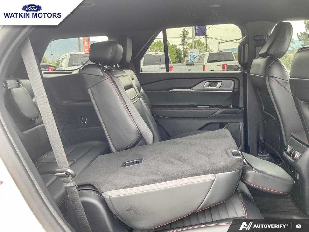2025 Ford Explorer 4WD ST LINE Photo25