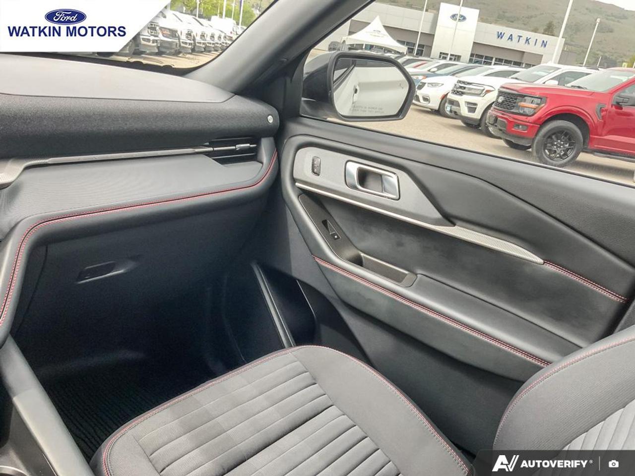 2025 Ford Explorer 4WD ST LINE Photo27