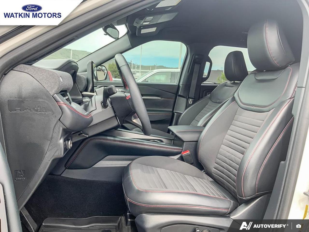 2025 Ford Explorer 4WD ST LINE Photo22