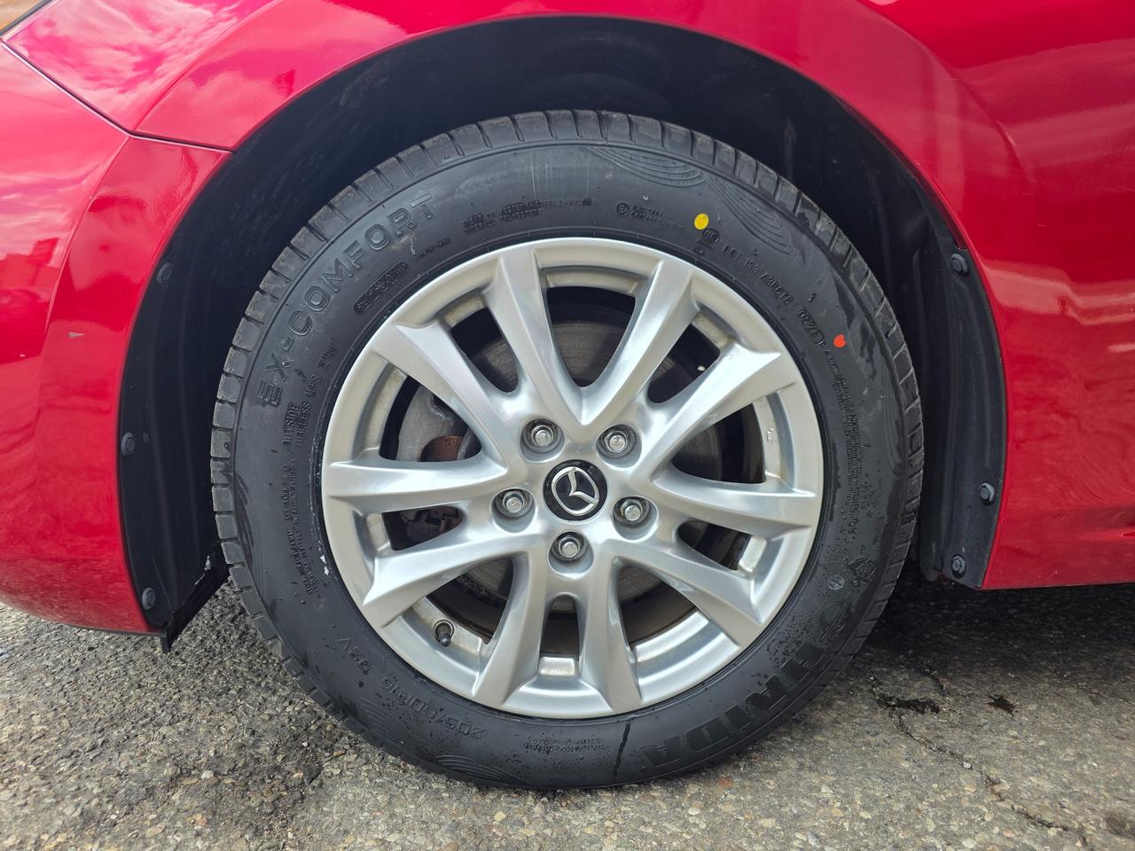 2018 Mazda MAZDA3 GS LOW KMS | ACCIDENT FREE | DEALER MAINTAINED Photo