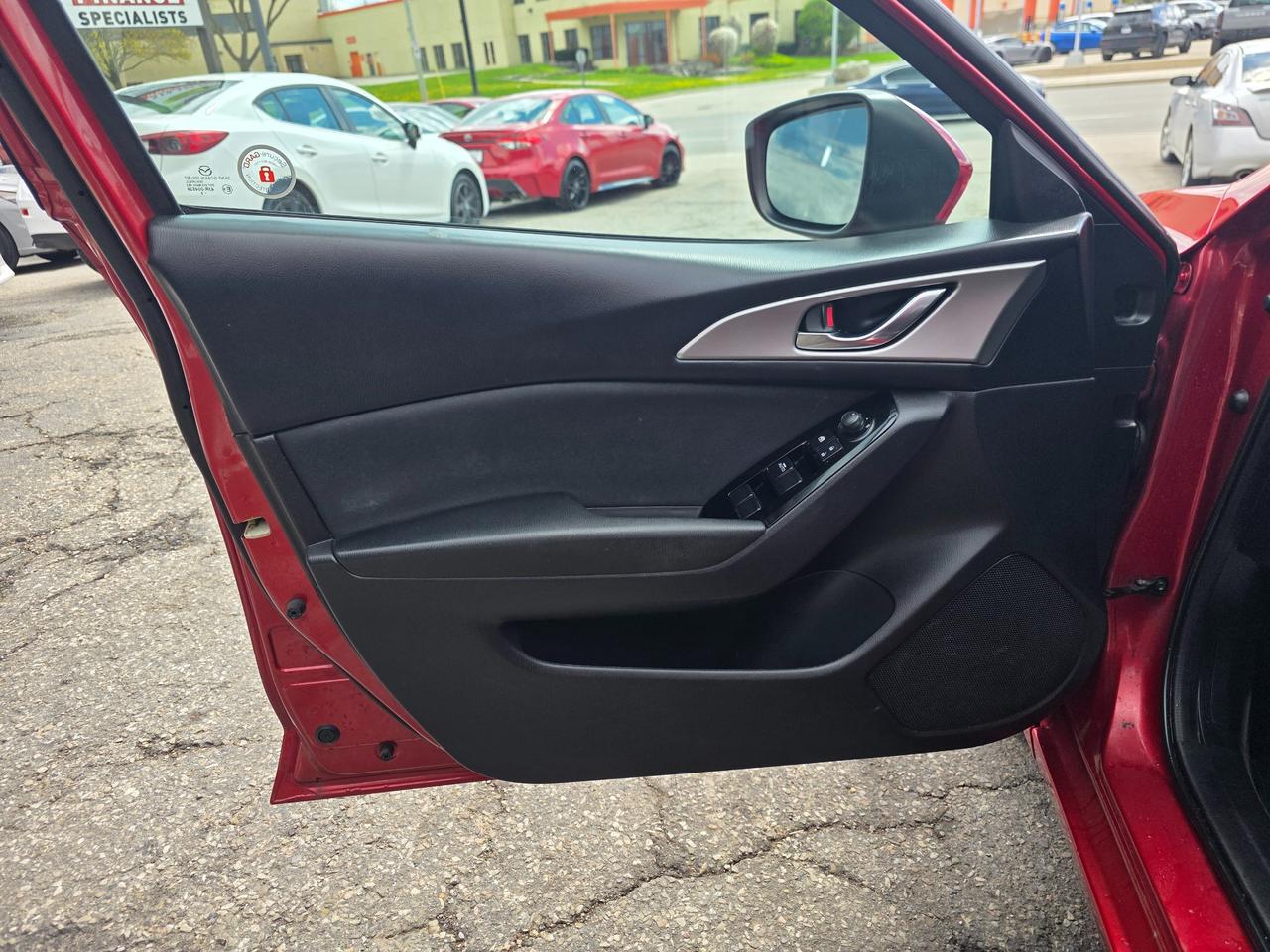 2018 Mazda MAZDA3 GS LOW KMS | ACCIDENT FREE | DEALER MAINTAINED Photo