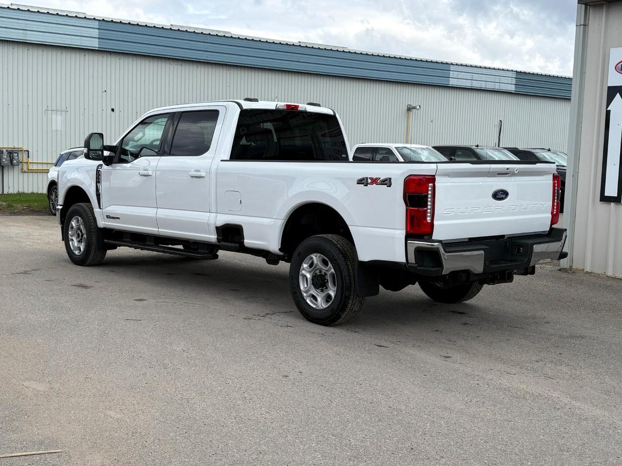2026 Ford F-350 Super Duty SRW XLT 4WD CREW CAB 8' BOX Photo