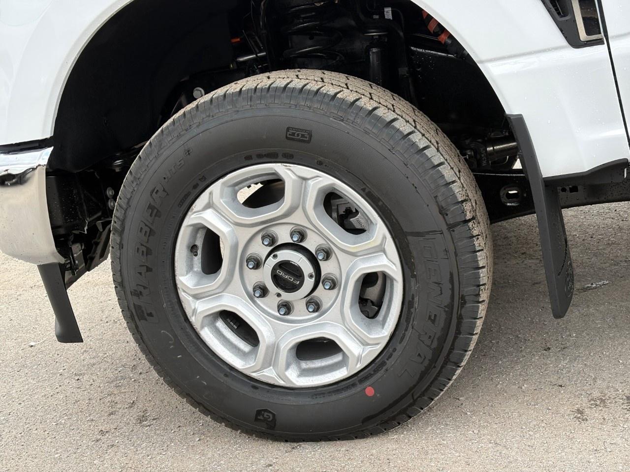 2026 Ford F-350 Super Duty SRW XLT 4WD CREW CAB 8' BOX Photo