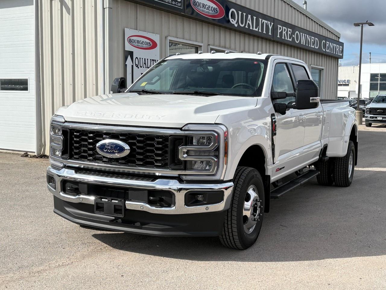 2026 Ford F-350 Super Duty DRW LARIAT 4WD CREW CAB 8' BOX Photo