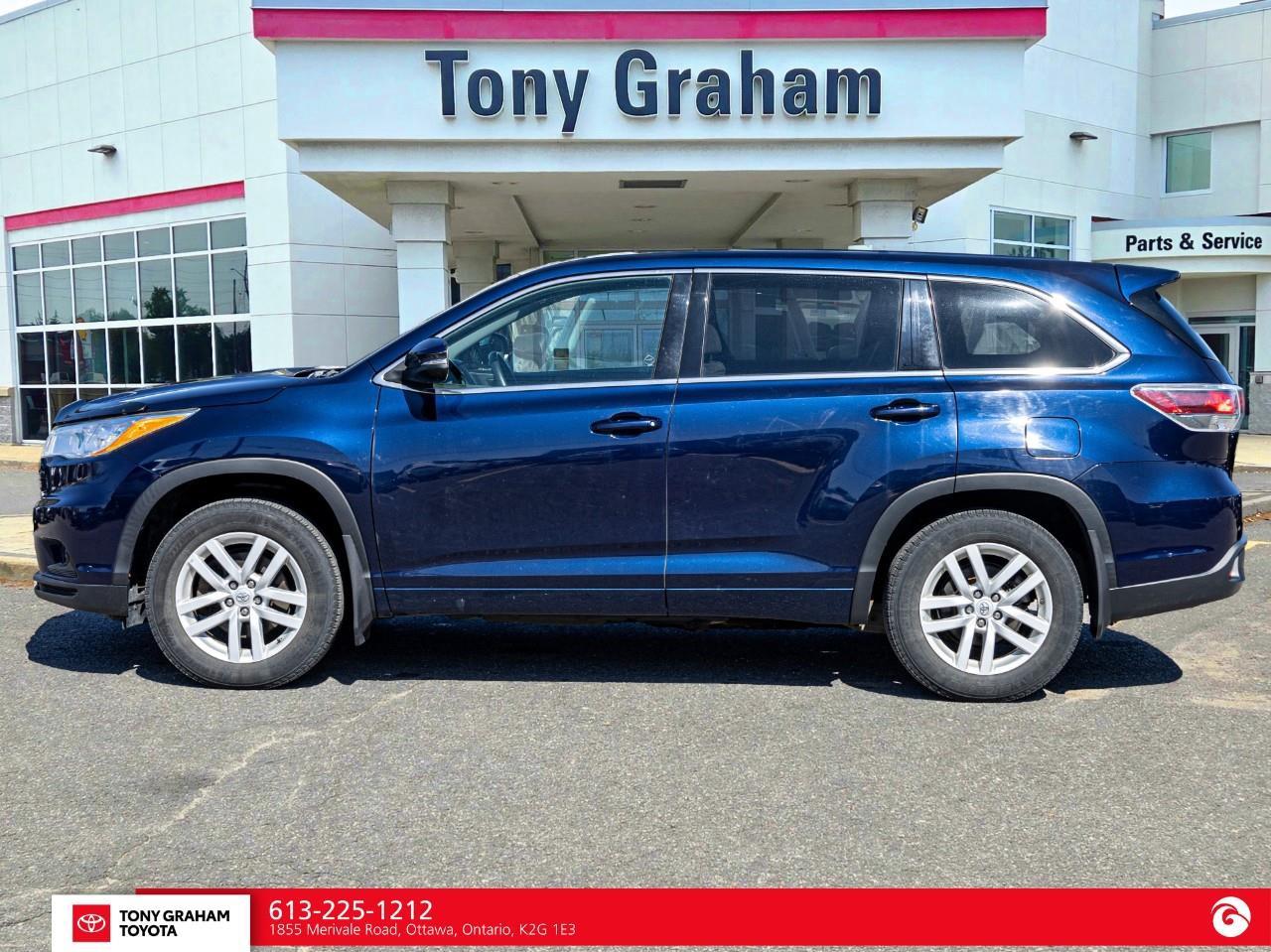 2015 Toyota Highlander LE Photo