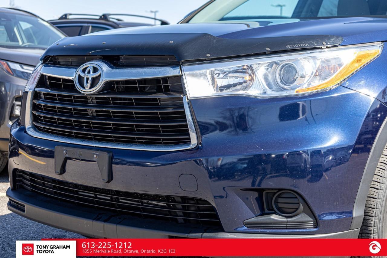 2015 Toyota Highlander LE Photo