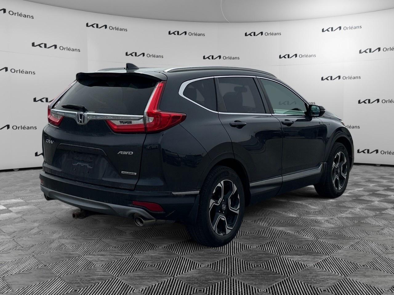 2019 Honda CR-V Touring AWD Photo
