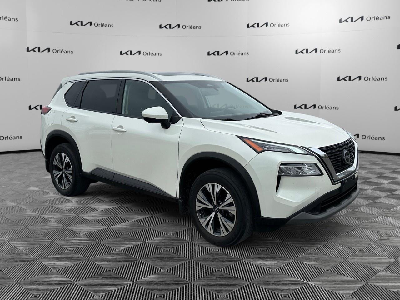 2022 Nissan Rogue AWD SV Photo