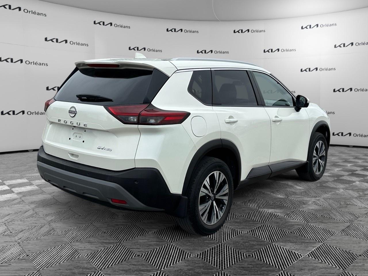 2022 Nissan Rogue AWD SV Photo