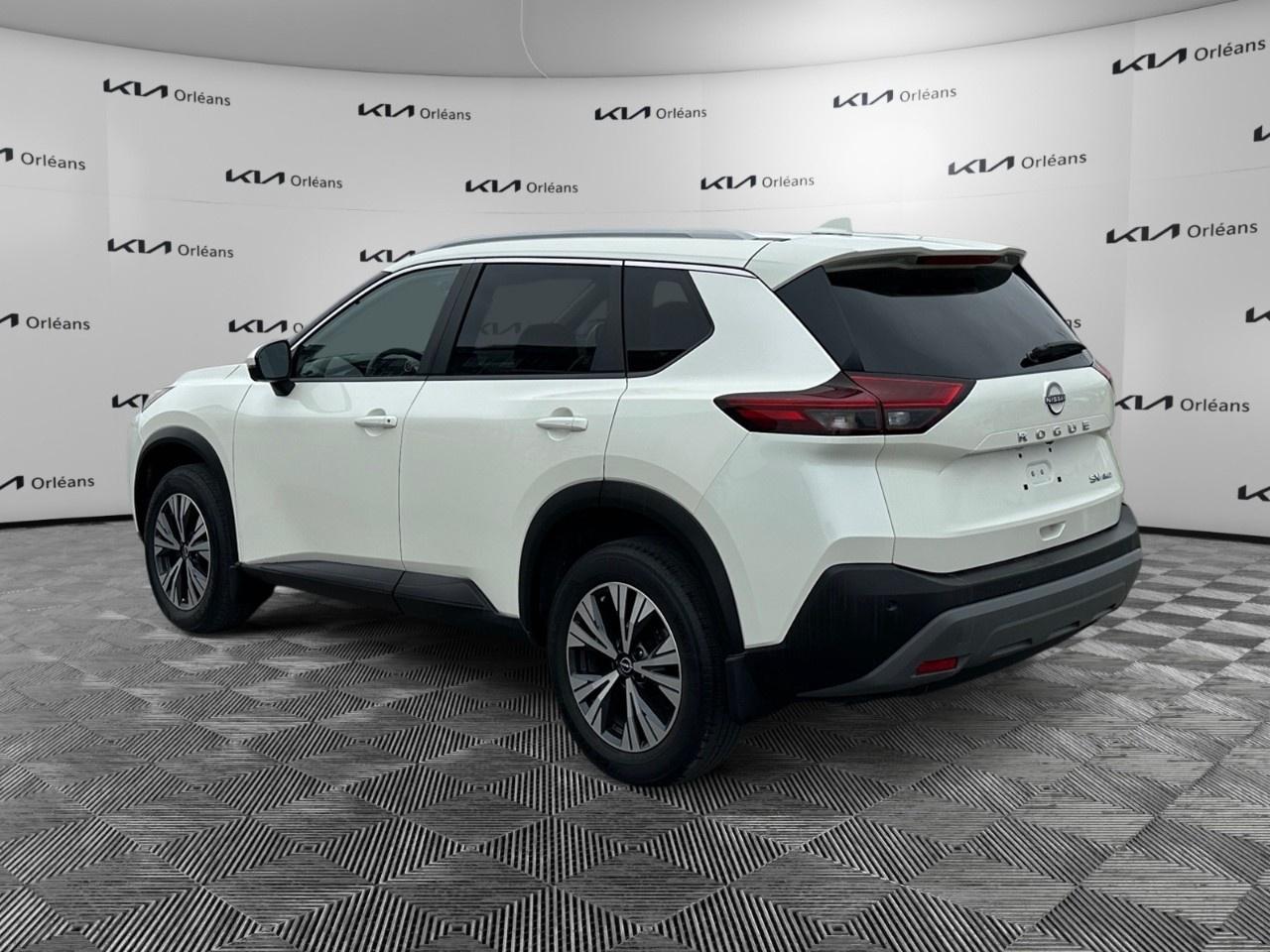 2022 Nissan Rogue AWD SV Photo