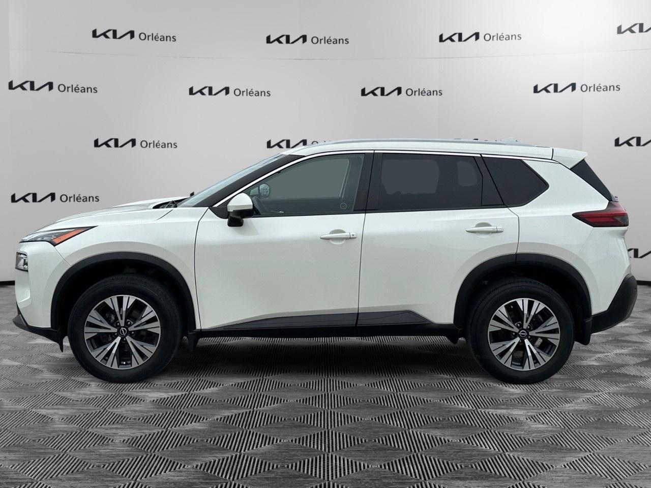 2022 Nissan Rogue AWD SV Photo