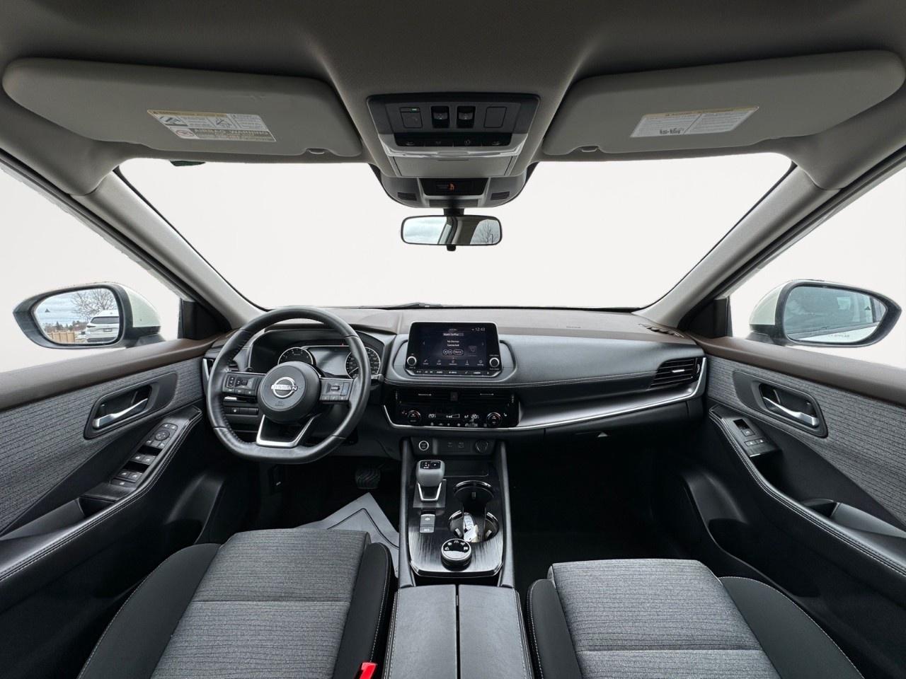 2022 Nissan Rogue AWD SV Photo