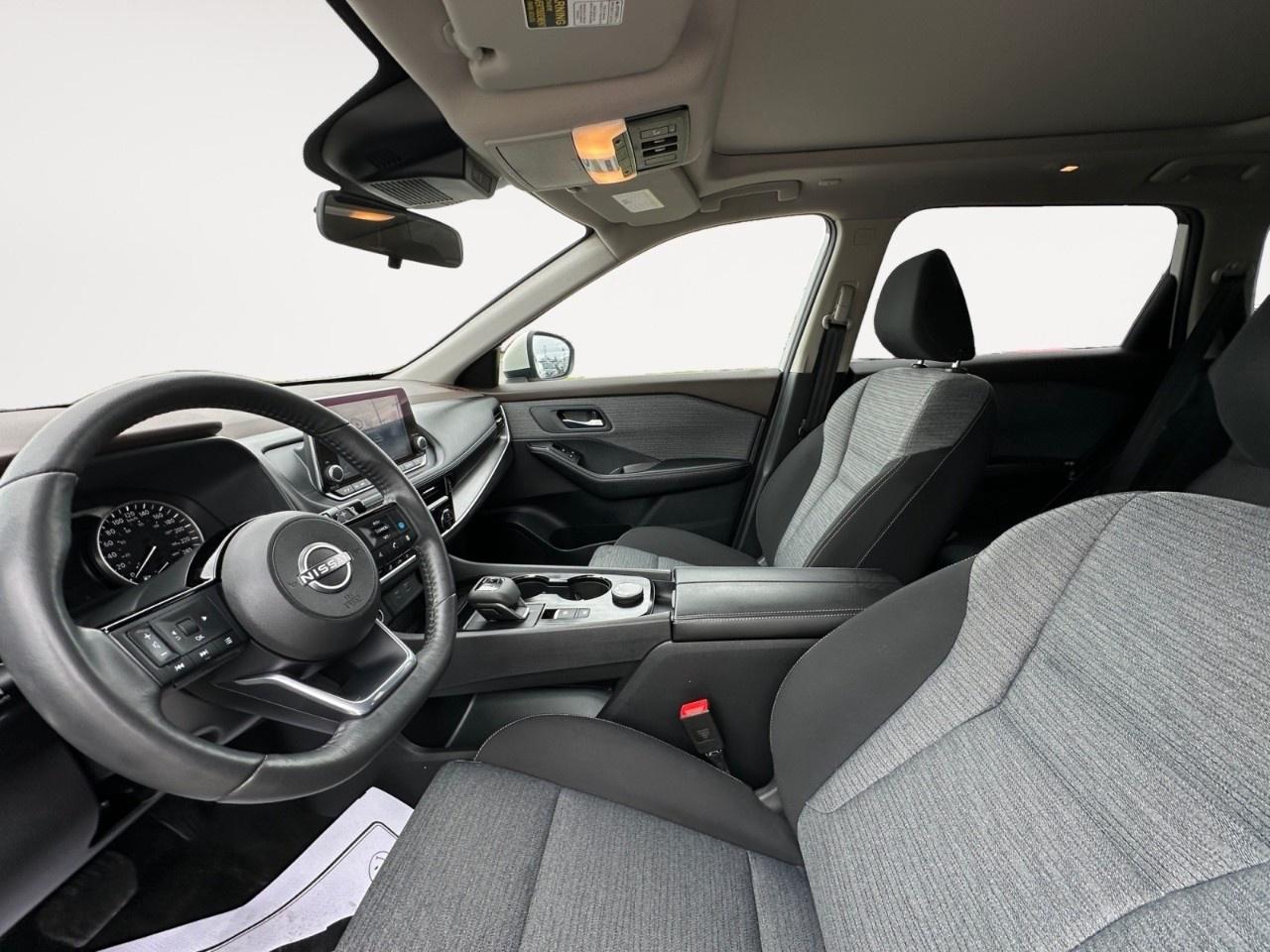 2022 Nissan Rogue AWD SV Photo