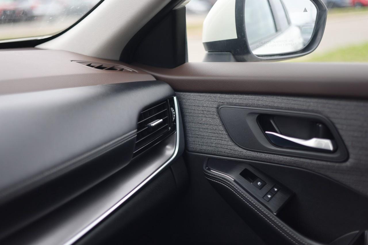 2022 Nissan Rogue AWD SV Photo
