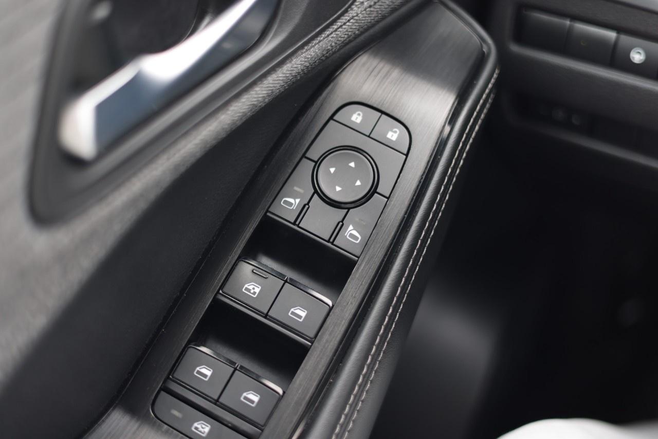 2022 Nissan Rogue AWD SV Photo
