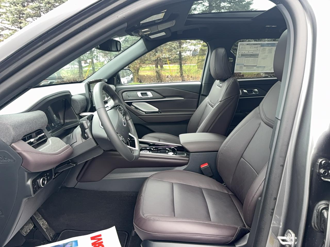 2026 Ford Explorer  Photo2