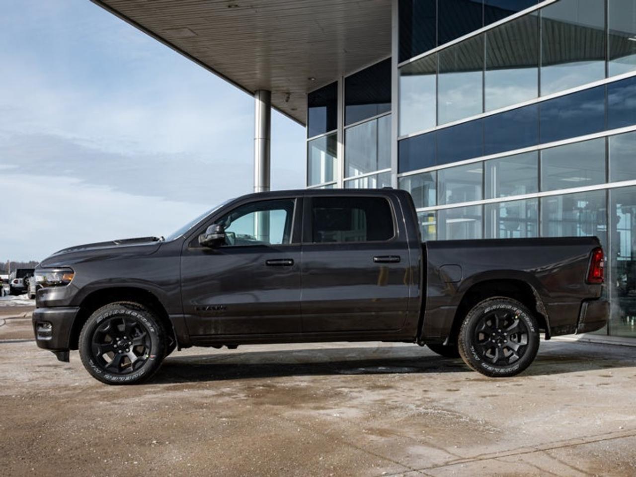 2026 RAM 1500 SPORT Photo4