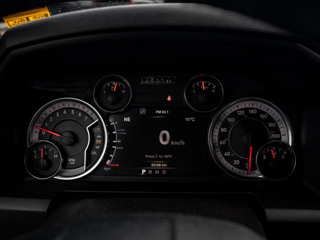 2021 RAM 1500 Classic WARLOCK Photo3