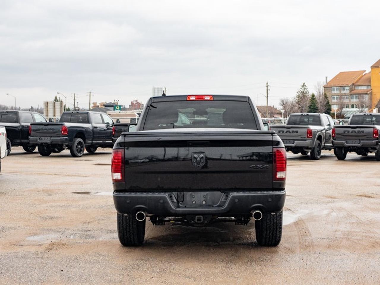 2021 RAM 1500 Classic WARLOCK Photo