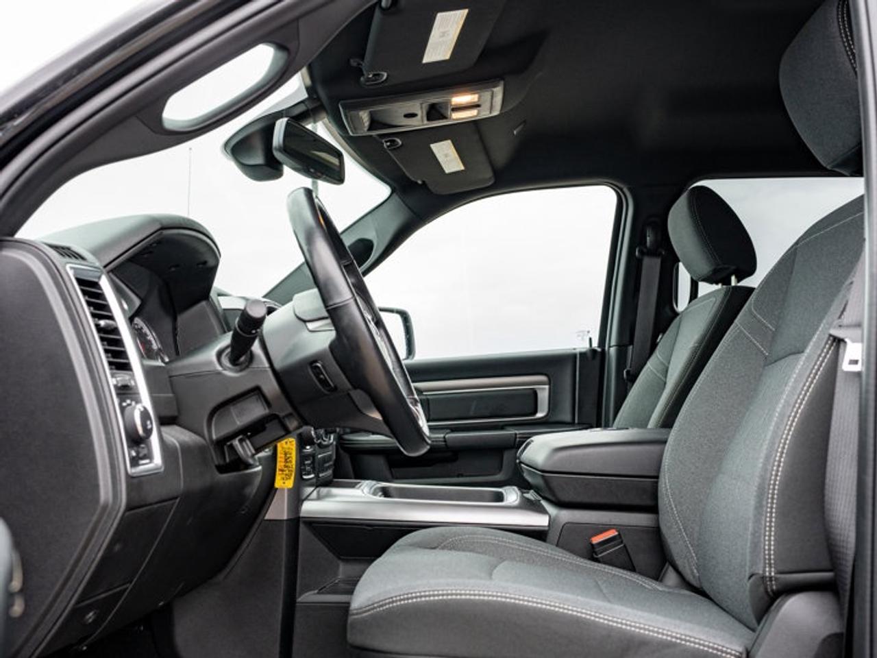 2021 RAM 1500 Classic WARLOCK Photo