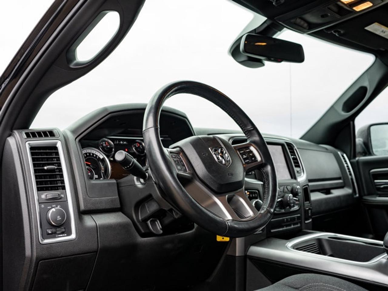 2021 RAM 1500 Classic WARLOCK Photo