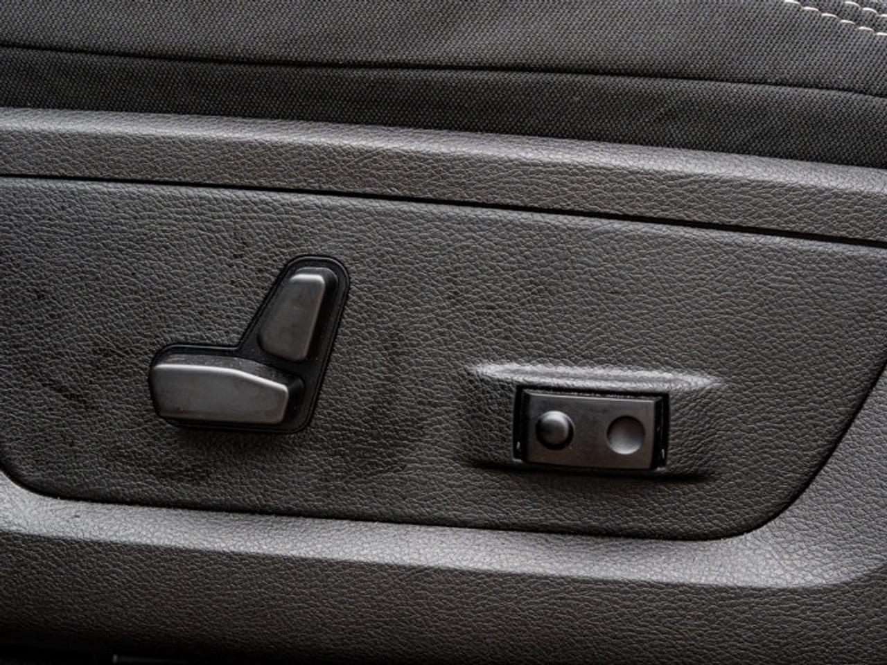 2021 RAM 1500 Classic WARLOCK Photo