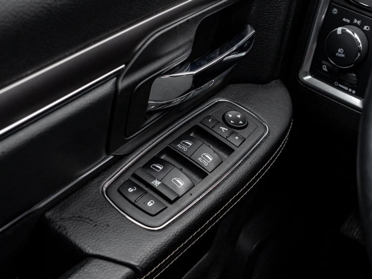 2021 RAM 1500 Classic WARLOCK Photo