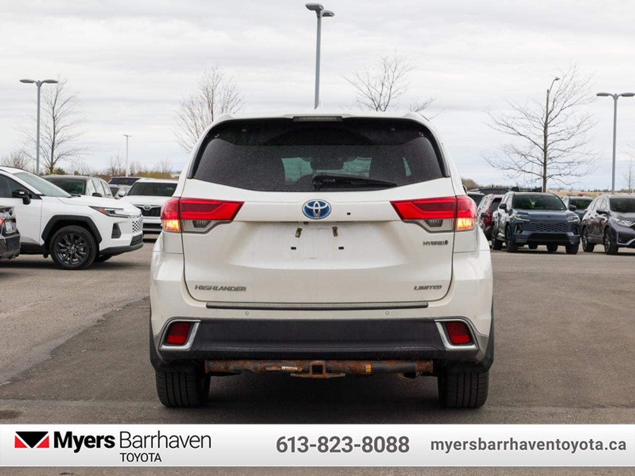 2017 Toyota Highlander Hybrid Limited  - Leather Seats Photo3