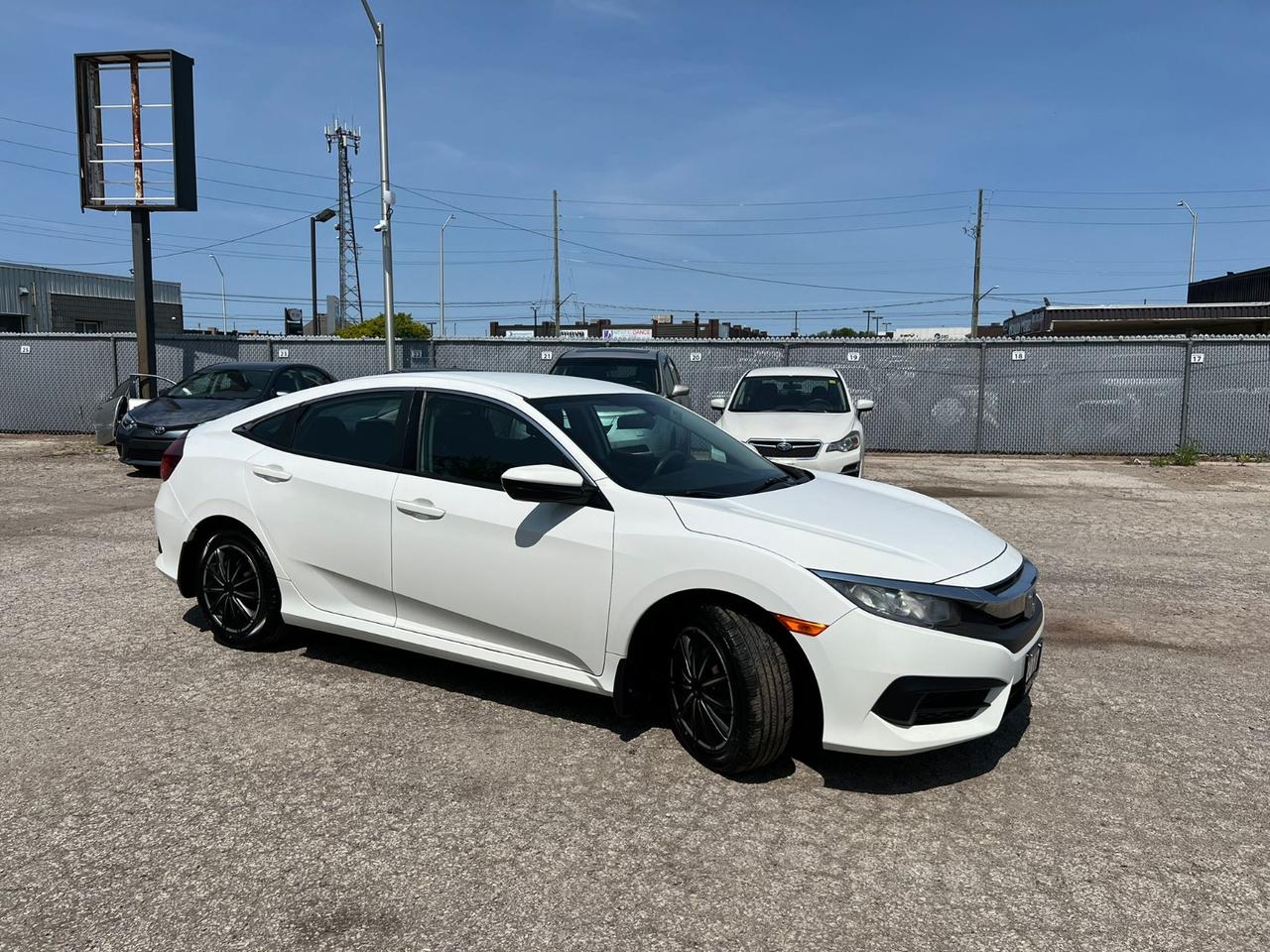 2017 Honda Civic LX     NO ACCIDENT LOW KM H-SEATS BACKUP CAM B-TOO Photo3