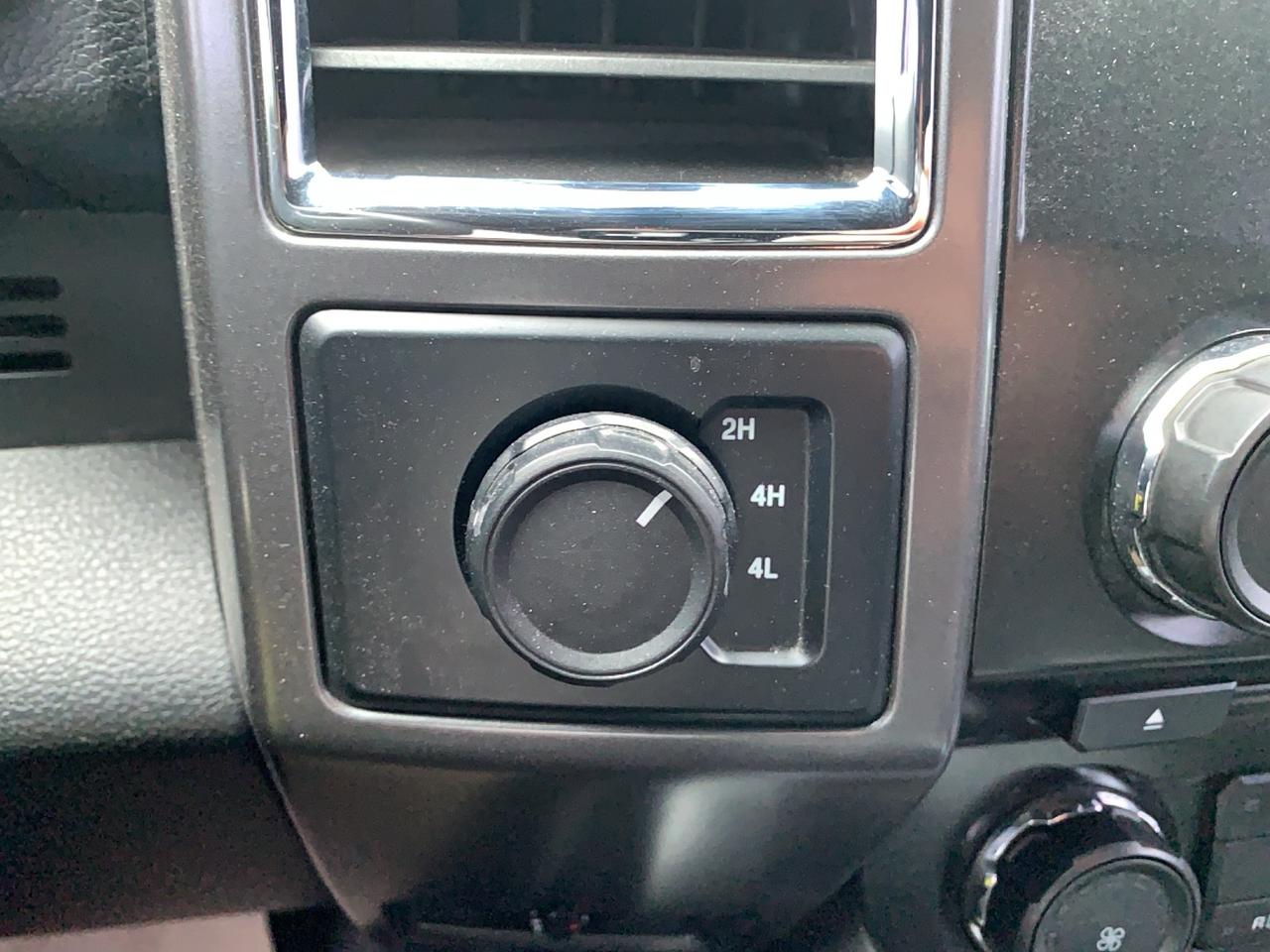 2015 Ford F-150 SUPER CLEAN/ONE OWNER/ LIFTED/DEALER MAINTAINED/V8 Photo