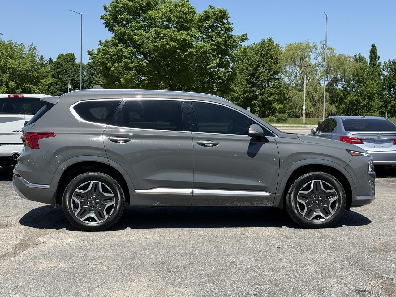 2021 Hyundai Santa Fe Ultimate Calligraphy Photo
