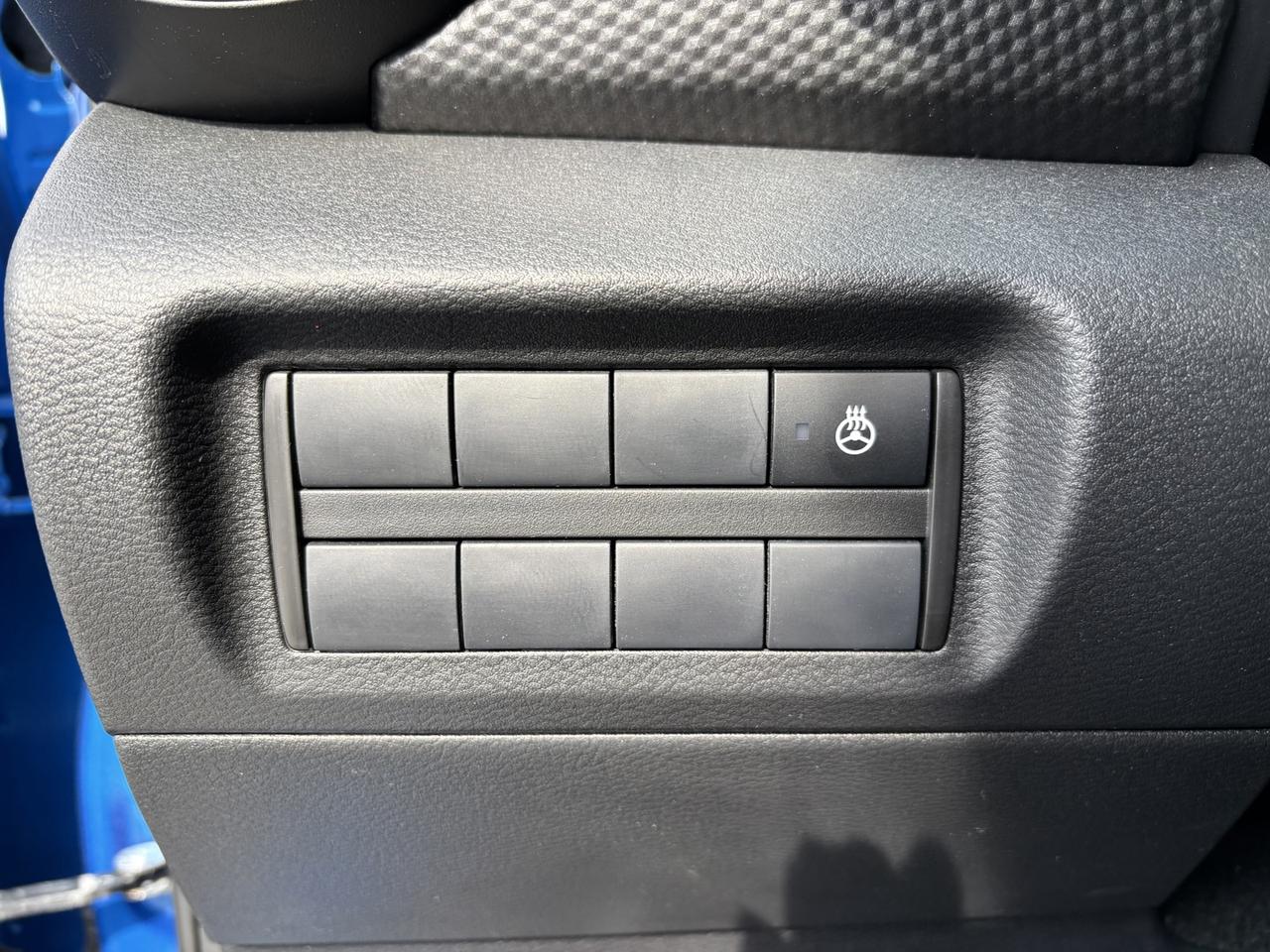 2024 Nissan Kicks SV Photo