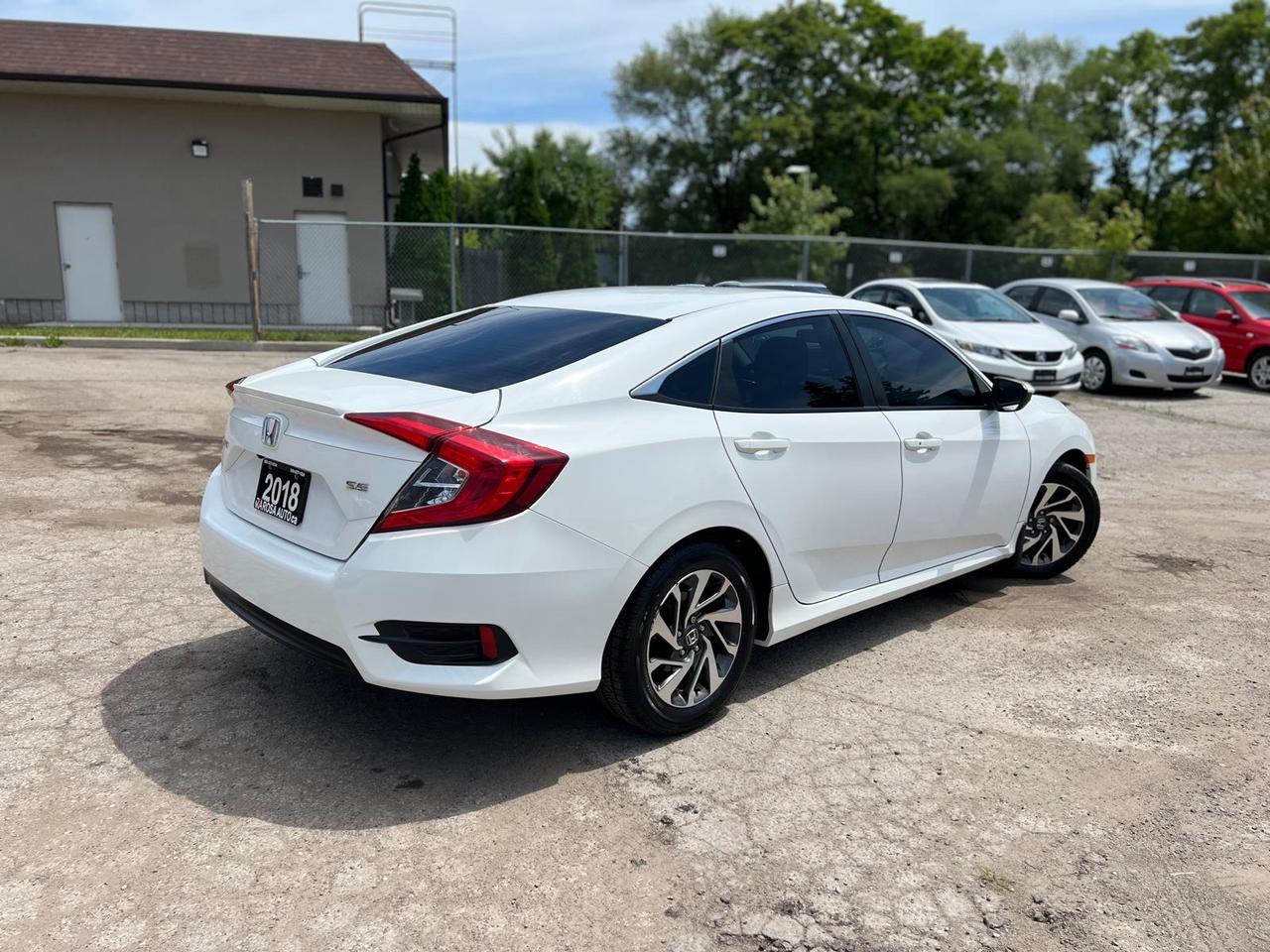 2018 Honda Civic SE  HEATED SEATS BLUETOOTH BACKUP CAM LANE KEEP Photo4