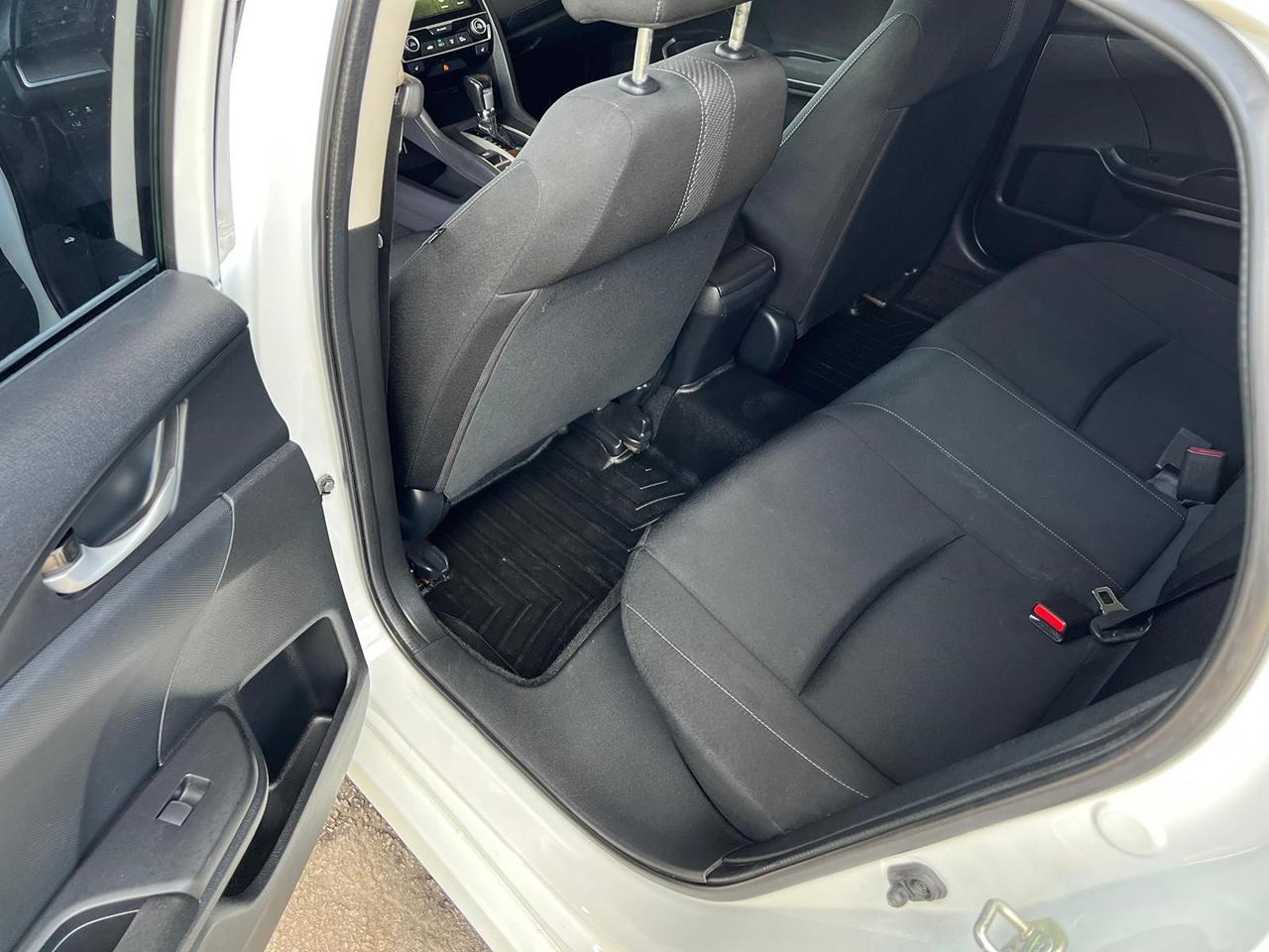 2018 Honda Civic SE  HEATED SEATS BLUETOOTH BACKUP CAM LANE KEEP Photo