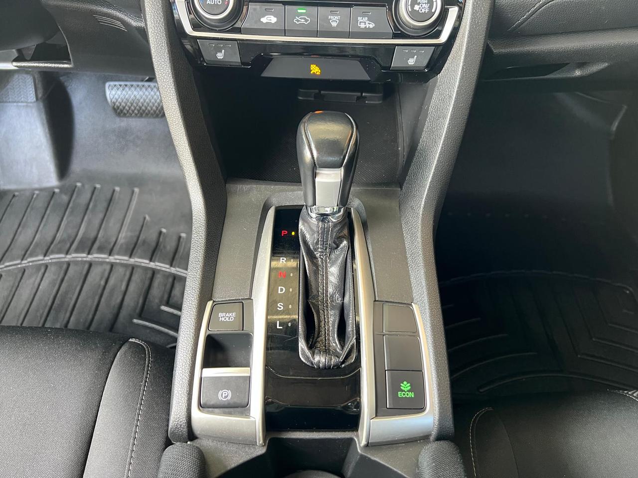 2018 Honda Civic SE  HEATED SEATS BLUETOOTH BACKUP CAM LANE KEEP Photo