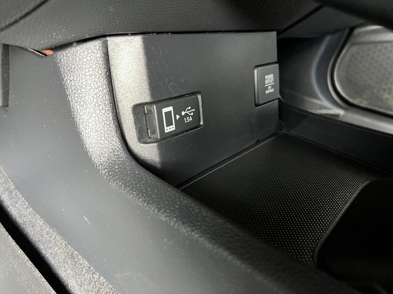 2018 Honda Civic SE  HEATED SEATS BLUETOOTH BACKUP CAM LANE KEEP Photo