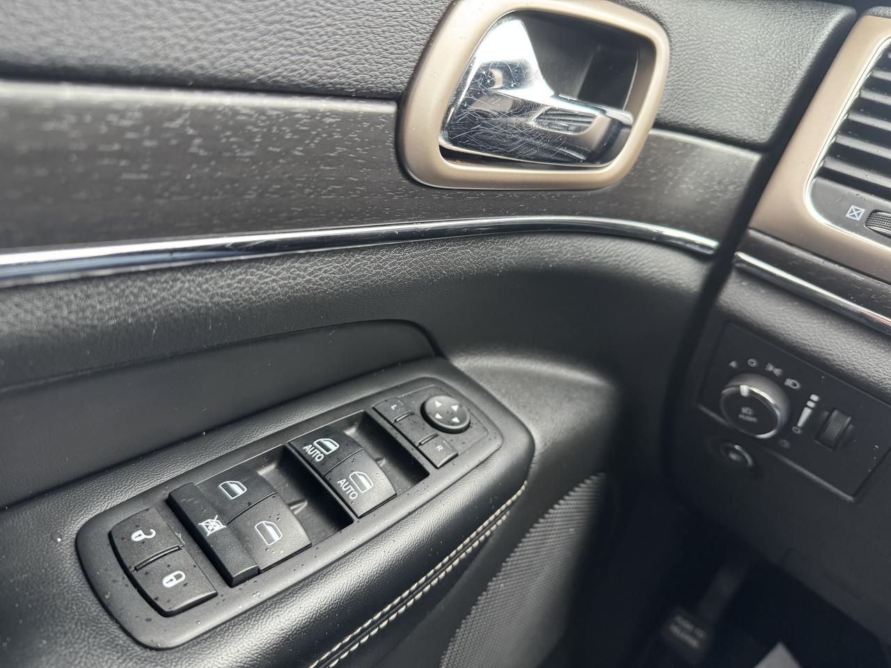 2016 Jeep Grand Cherokee Limited Photo