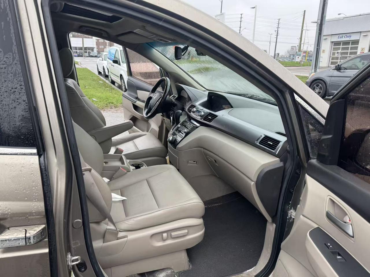 2013 Honda Odyssey 4DR WGN TOURING W/RES & NAVI Photo