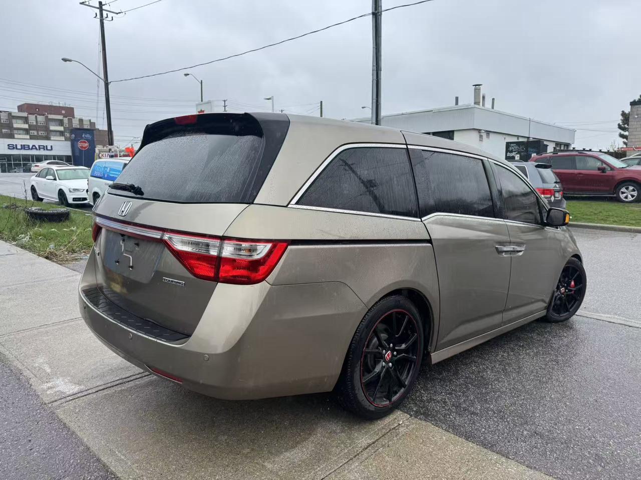 2013 Honda Odyssey 4DR WGN TOURING W/RES & NAVI Photo