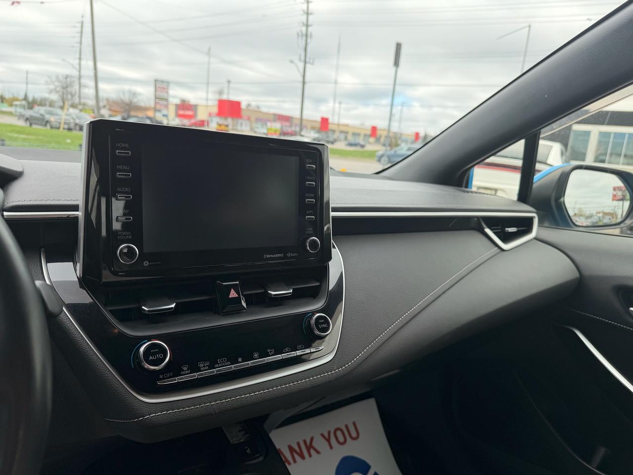 2021 Toyota Corolla SE Hatchback Photo