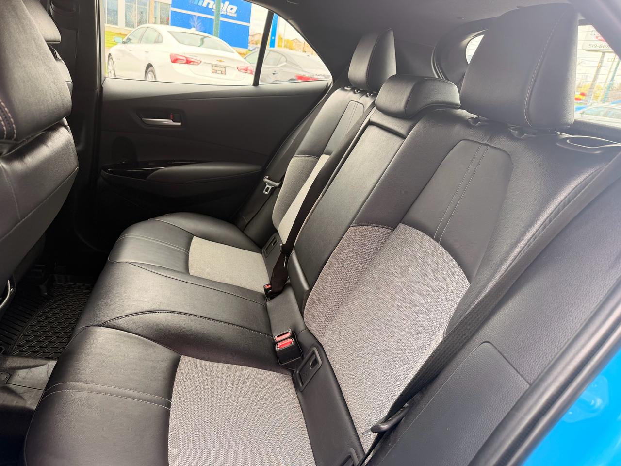 2021 Toyota Corolla SE Hatchback Photo