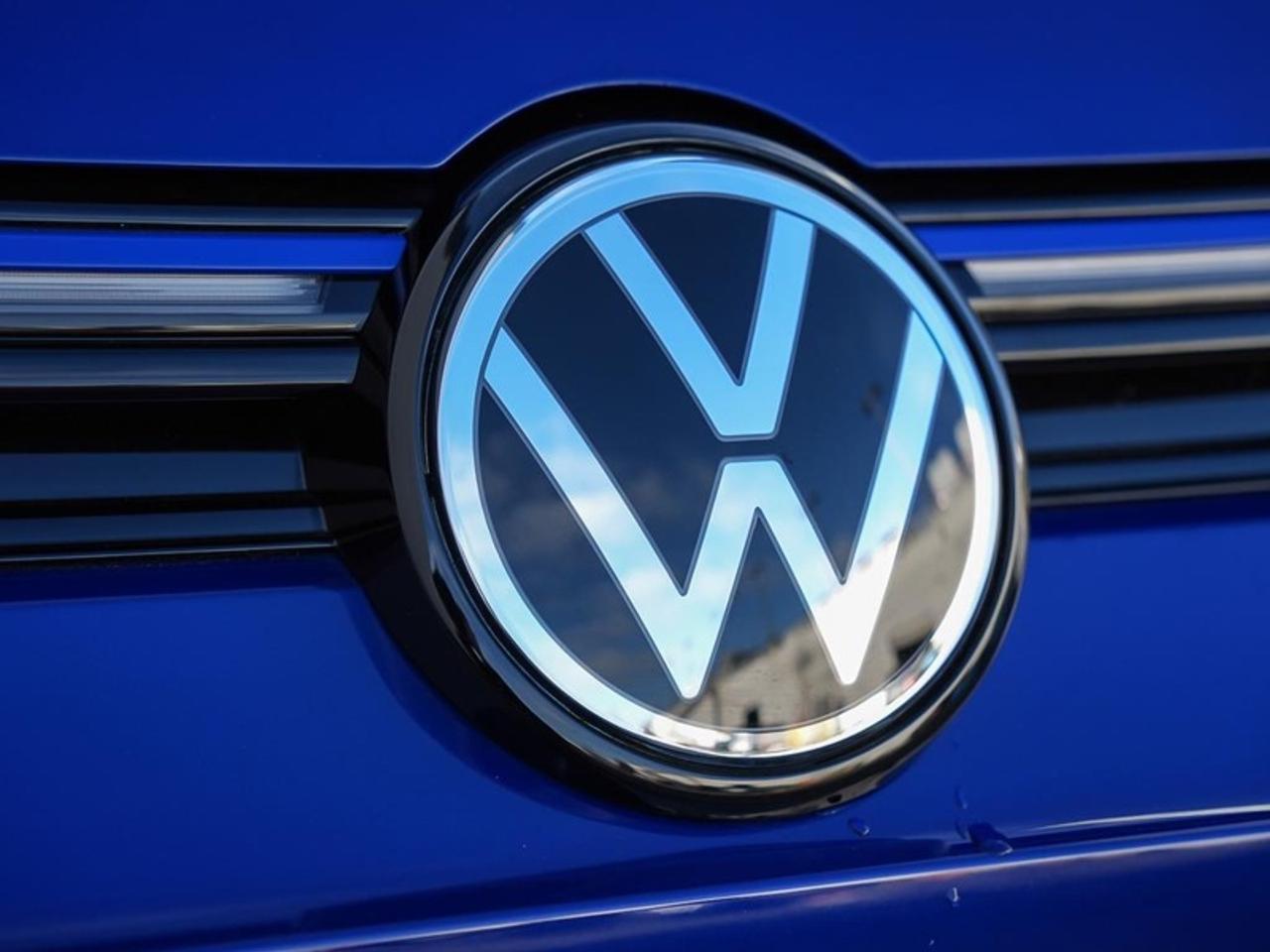 2026 Volkswagen Golf R DSG  -  HUD -  Navigation Photo