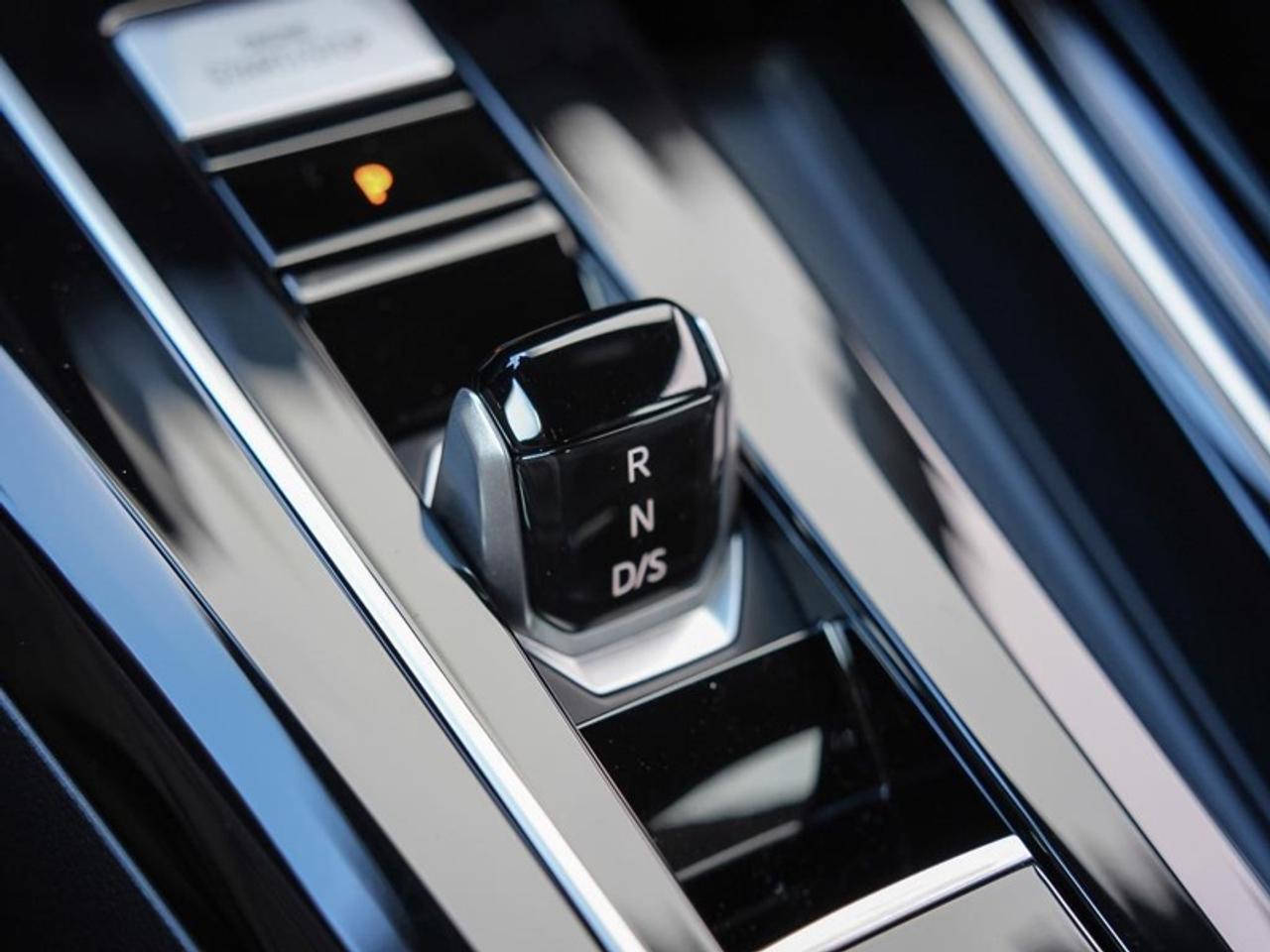 2026 Volkswagen Golf R DSG  -  HUD -  Navigation Photo