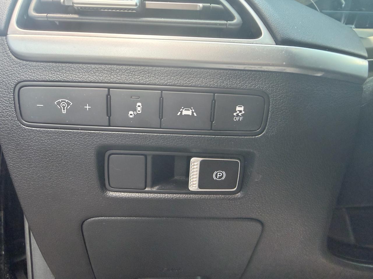 2020 Hyundai PALISADE Preferred - 8 PASSENGER Photo